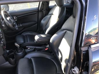 MINI HATCH 1.5 5-Door Hatch Cooper Sport