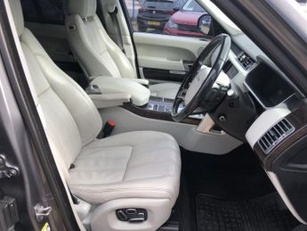 LAND ROVER RANGE ROVER 4.4 SD V8 Vogue SE