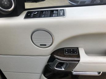 LAND ROVER RANGE ROVER 4.4 SD V8 Vogue SE