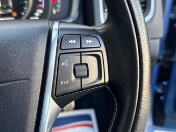 VOLVO V60 2.0 R-Design Lux Nav D3