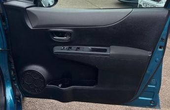 TOYOTA YARIS 1.33 Dual VVT-i Icon Plus Multidrive S Euro 5 5dr