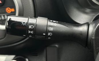 TOYOTA YARIS 1.33 Dual VVT-i Icon Plus Multidrive S Euro 5 5dr