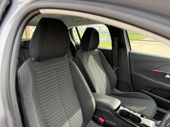 PEUGEOT E-208 50kWh Active Premium Auto 5dr