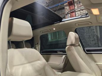 VOLKSWAGEN TOUAREG 3.0 TDI V6 BlueMotion Tech R-Line
