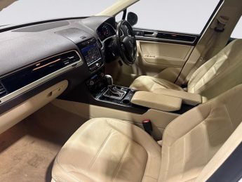 VOLKSWAGEN TOUAREG 3.0 TDI V6 BlueMotion Tech R-Line
