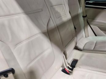 VOLKSWAGEN TOUAREG 3.0 TDI V6 BlueMotion Tech R-Line