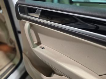 VOLKSWAGEN TOUAREG 3.0 TDI V6 BlueMotion Tech R-Line