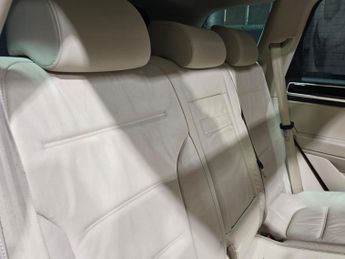 VOLKSWAGEN TOUAREG 3.0 TDI V6 BlueMotion Tech R-Line