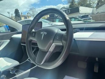 TESLA MODEL 3 Standard Range Plus Auto RWD 4dr