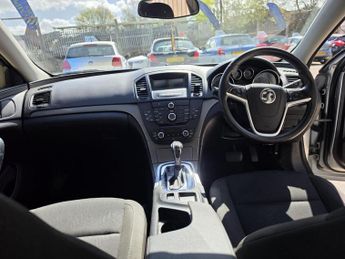 VAUXHALL INSIGNIA 2.0 CDTi Exclusiv Auto Euro 5 5dr