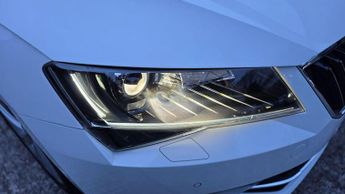 SKODA SUPERB 2.0 TSI Laurin & Klement DSG Euro 6 (s/s) 5dr