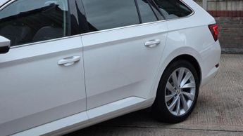 SKODA SUPERB 2.0 TSI Laurin & Klement DSG Euro 6 (s/s) 5dr