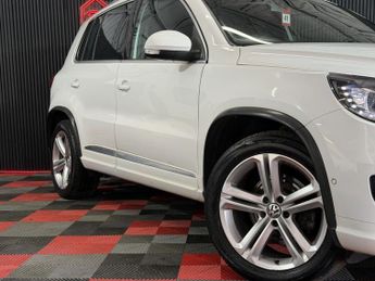 VOLKSWAGEN TIGUAN 2.0 TDI BlueMotion Tech R-Line