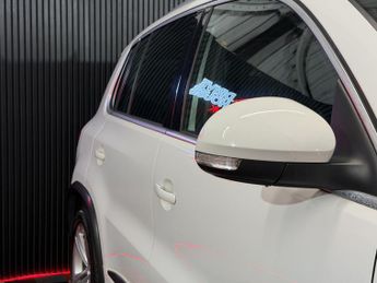 VOLKSWAGEN TIGUAN 2.0 TDI BlueMotion Tech R-Line