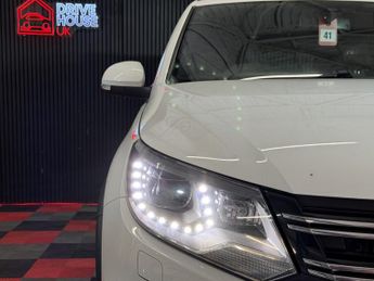 VOLKSWAGEN TIGUAN 2.0 TDI BlueMotion Tech R-Line