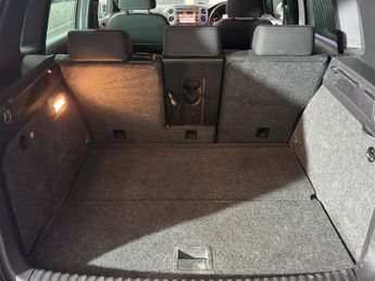 VOLKSWAGEN TIGUAN 2.0 TDI BlueMotion Tech R-Line