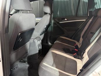 VOLKSWAGEN TIGUAN 2.0 TDI BlueMotion Tech R-Line
