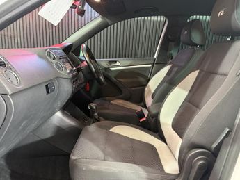 VOLKSWAGEN TIGUAN 2.0 TDI BlueMotion Tech R-Line