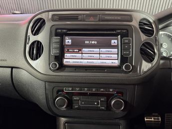 VOLKSWAGEN TIGUAN 2.0 TDI BlueMotion Tech R-Line
