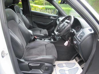 AUDI Q3 1.4 TFSI CoD Black Edition S Tronic Euro 6 (s/s) 5dr