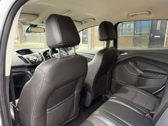 FORD KUGA 2.0 TDCi Titanium