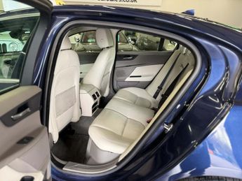 JAGUAR XE 2.0 d Portfolio