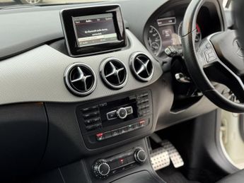 MERCEDES-BENZ B CLASS B220 CDI BlueEFFICIENCY Sport 5dr Auto