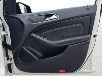 MERCEDES-BENZ B CLASS B220 CDI BlueEFFICIENCY Sport 5dr Auto