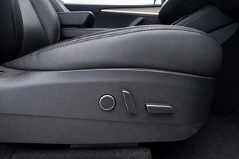 TESLA MODEL Y (Dual Motor) Long Range
