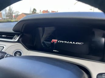 LAND ROVER RANGE ROVER VELAR 2.0 D240 R-Dynamic SE