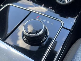 LAND ROVER RANGE ROVER VELAR 2.0 D240 R-Dynamic SE