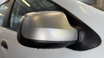 DACIA LOGAN MCV STEPWAY 0.9 Stepway Laureate TCe 90 White Estate 5dr SATNAV+CRUISE+8 STA