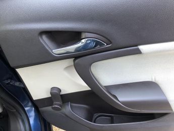 VAUXHALL INSIGNIA 2.0 CDTi ecoFLEX Exclusiv