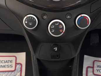 CHEVROLET SPARK 1.2i LT Euro 5 5dr