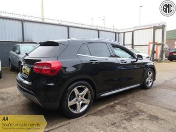 MERCEDES-BENZ GLA 2.0 GLA250 AMG Line Premium Plus 4Matic