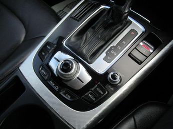 AUDI A4 AVANT 2.0 TDI SE Technik S Tronic quattro Euro 5 (s/s) 5dr