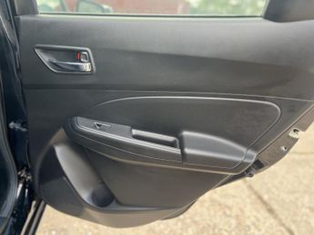 SUZUKI SWIFT 1.0 Boosterjet SHVS SZ5