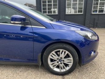 FORD FOCUS 1.6 Titanium Navigator
