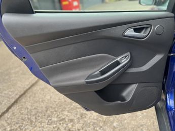 FORD FOCUS 1.6 Titanium Navigator