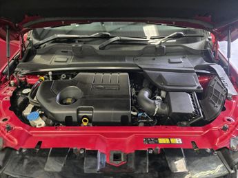 LAND ROVER DISCOVERY SPORT 2.0 TD4 HSE Dynamic Lux