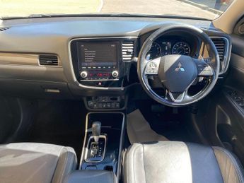 MITSUBISHI OUTLANDER 2.0 MIVEC Exceed CVT 4WD Euro 6 (s/s) 5dr