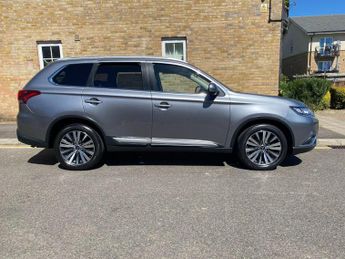 MITSUBISHI OUTLANDER 2.0 MIVEC Exceed CVT 4WD Euro 6 (s/s) 5dr