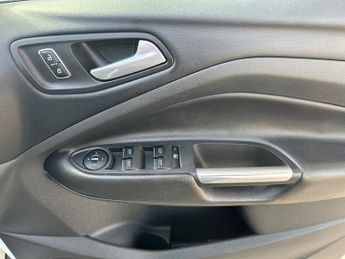 FORD KUGA 2.0 TDCi Titanium