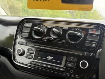 VOLKSWAGEN UP! 1.0 BlueMotion Tech Move up!