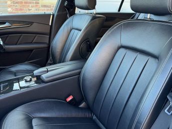 MERCEDES-BENZ CLS 2.1 CLS220d AMG Line