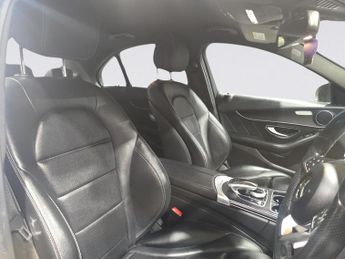 MERCEDES-BENZ C CLASS 2.1 C300dh AMG Line