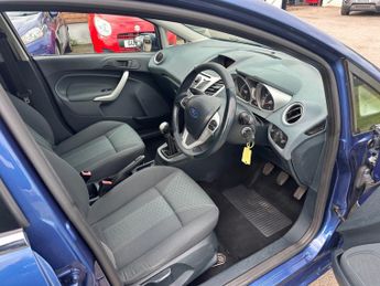 FORD FIESTA 1.4 TDCi Titanium