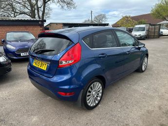FORD FIESTA 1.4 TDCi Titanium