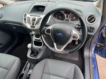 FORD FIESTA 1.4 TDCi Titanium