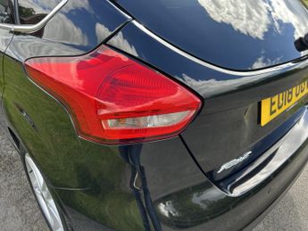 FORD FOCUS 1.0 T EcoBoost Titanium